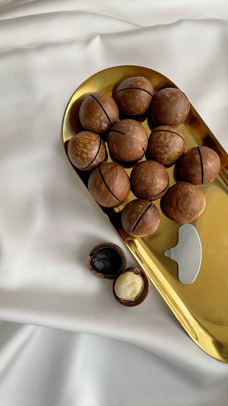 ELVARA Macadamia Nuts With Shell